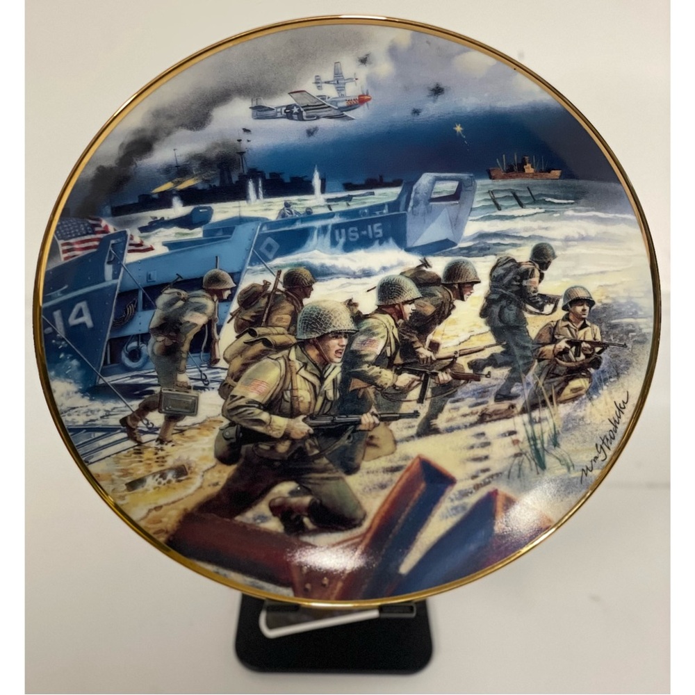 Franklin Mint "Storming The Beaches Of Normandy" Collectors Plate #G4419